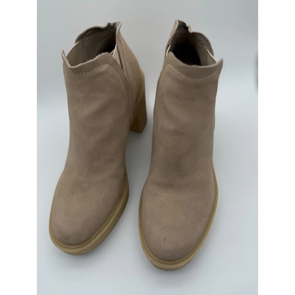 Dolce Vita Women Taupe Suede Lug Sole Chunky‎ Block Heel Ankle Booties Size 8